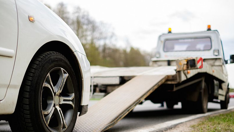 Advantages of Getting a Towing Service